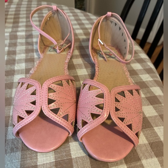Size 10 Bettie Page by Ellie Pink Retro Open-Toe Sandals with Ankle Strap - Picture 1 of 5
